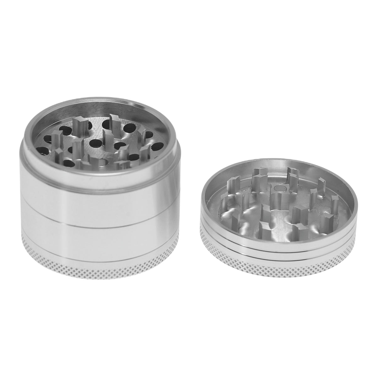 Near Dark Alu-Grinder konkav anodisiert 4-tlg Silber geöffnet Deckel daneben
