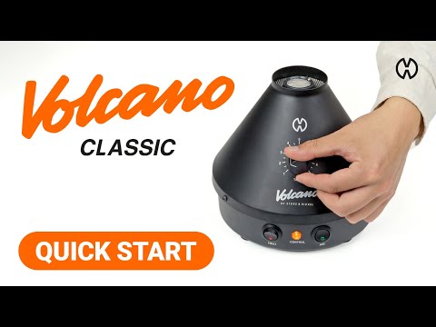 Das Youtube Video präsentiert den Storz & Bickel Volcano Classic mit allen enthaltenen Bestandteilen und erklärt deren Funktion. In einer anschaulichen Schritt-für-Schritt-Anleitung wird die Verwendung des Produkts demonstriert. Zum Abschluss wird gezeigt, wie die verwendete Füllung nach der Anwendung entfernt wird, um das Produkt für den nächsten Einsatz vorzubereiten.