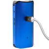DaVinci IQ Core Blau stehend mit Ladekabel in der Buchse