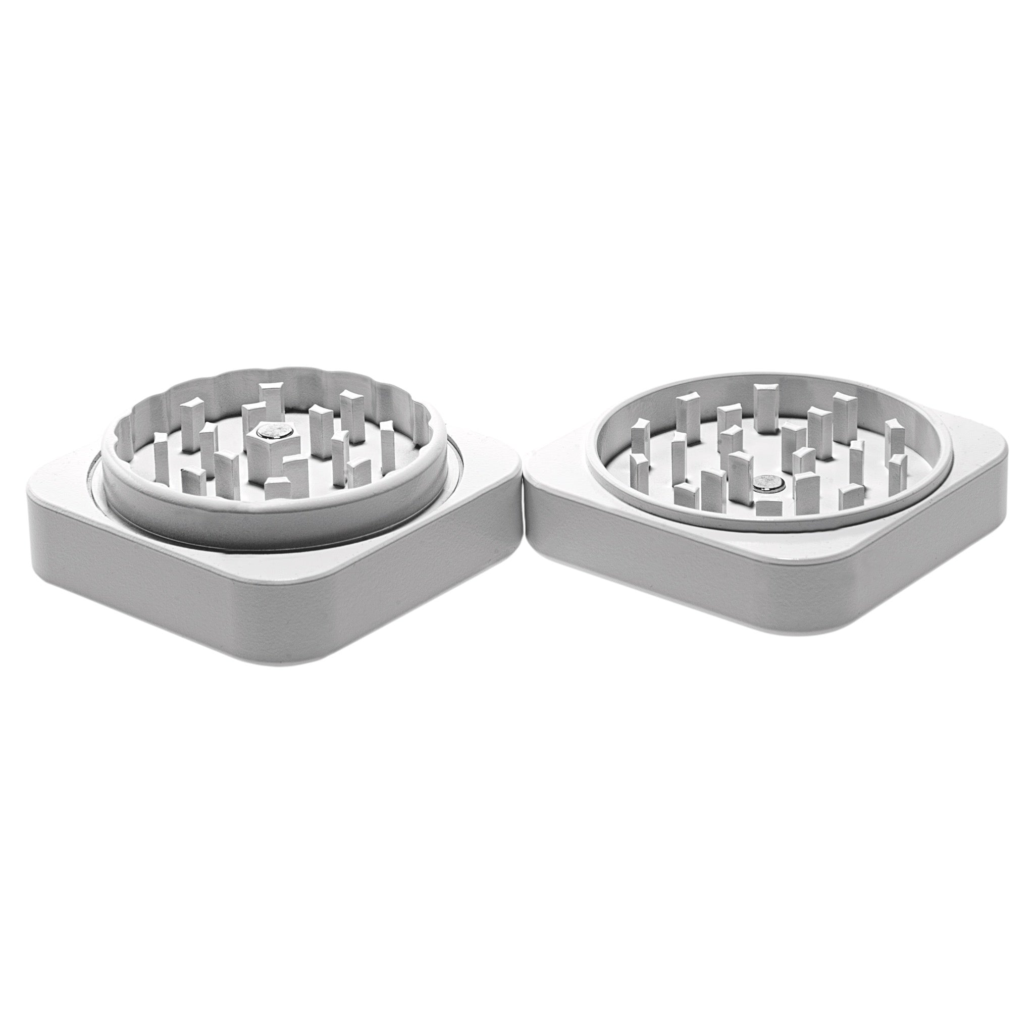 Vapotools by 157Grad Ceramic Square Grinder Weiss geöffnet 2 Teile nebeneinander